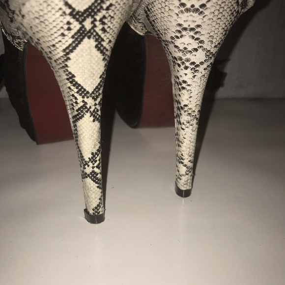 Red Sole Velvet lace front 4 inch snake skin Heel - Picture 3 of 3